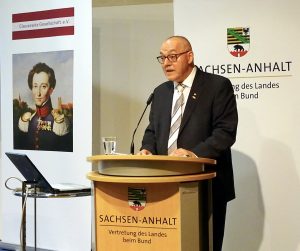 Hans-Werner Fritz spricht zum Thema „Wie stellen sich Streitkräfte auf die neuen Herausforderungen und Aufgaben ein. Fallbeispiel Bundeswehr